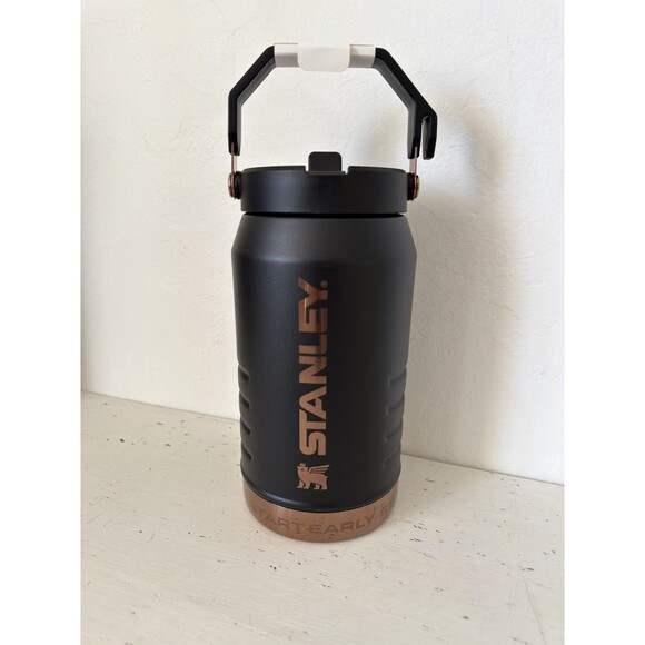 GENUINE The Messi X Stanley IceFlow Flip Straw Jug 64oz 64 OZ Messi GOAT Black - Picture 4 of 13